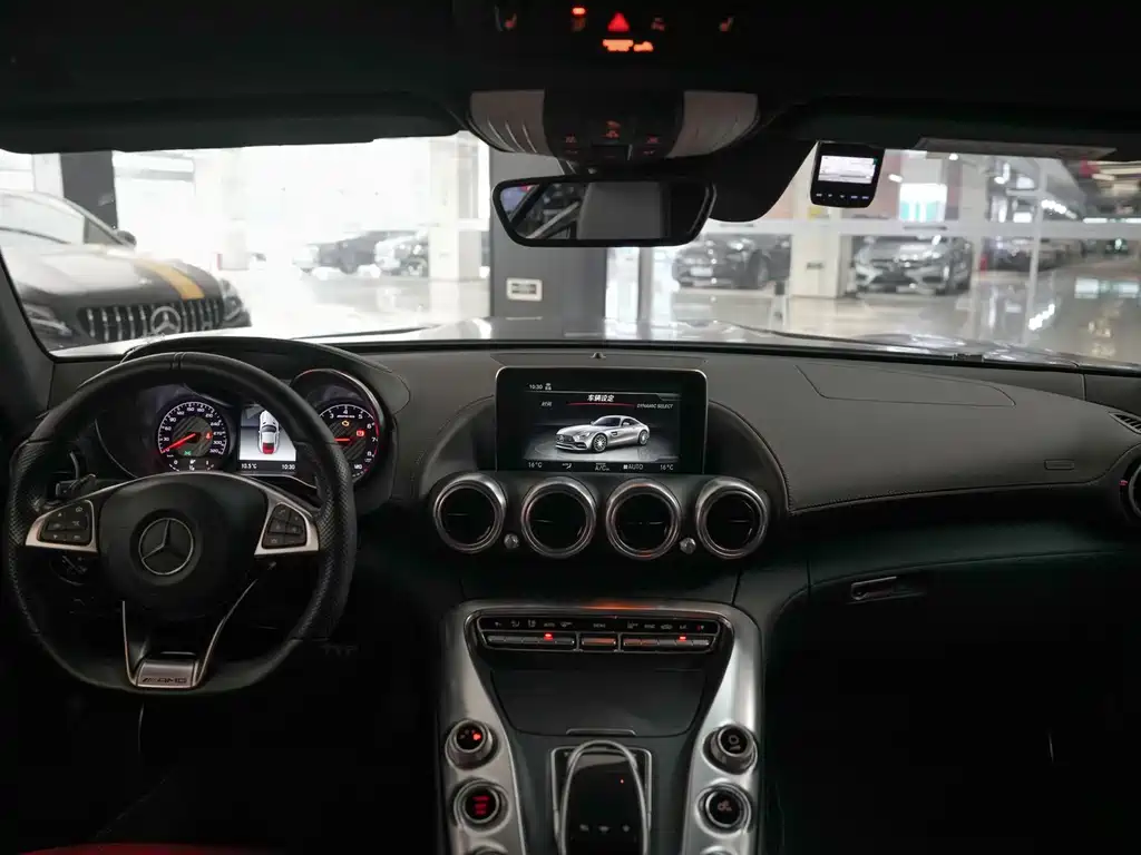 Mercedes-Benz AMG GT 2018 — фото 12