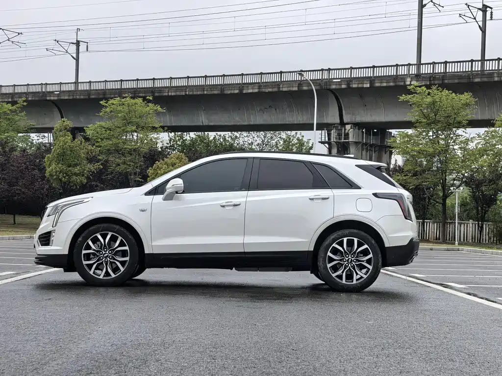 Cadillac XT5 2022 — фото 8