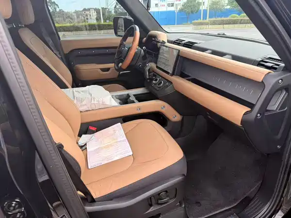 Land Rover Defender 2026