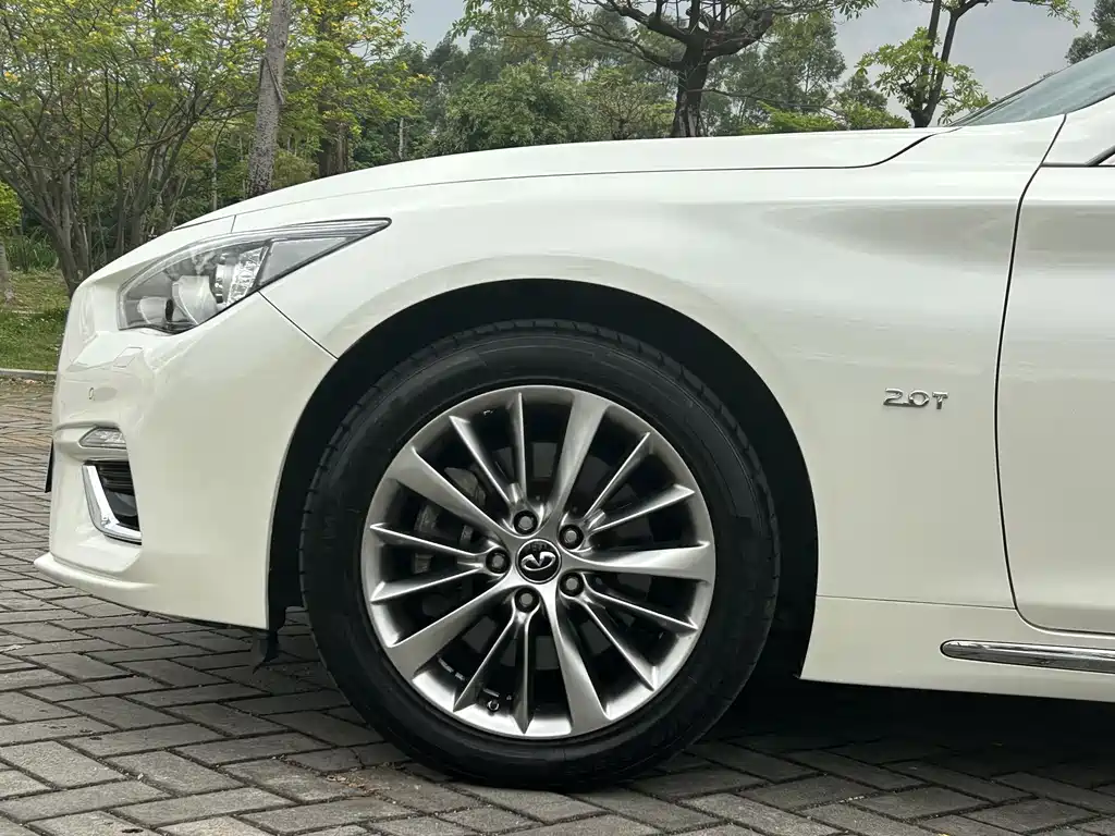 Infiniti Q50L 2019 — фото 11