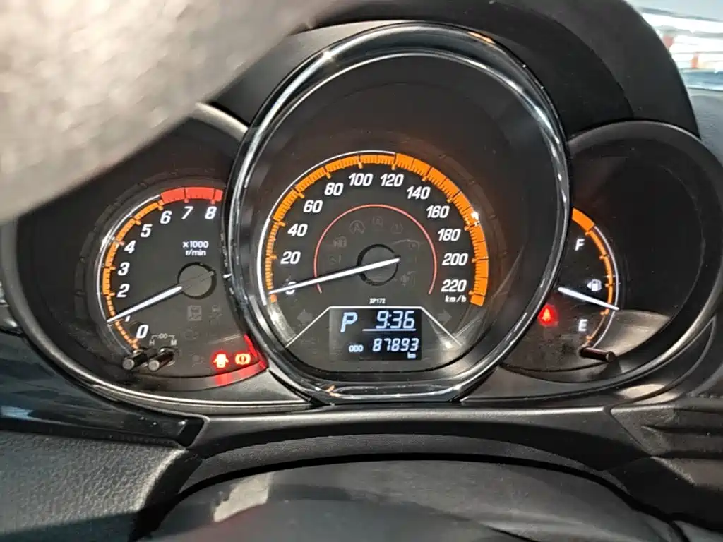 Toyota Yaris L 2022 — фото 12