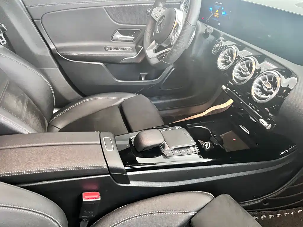 Mercedes-Benz A-Class 2023 — фото 15