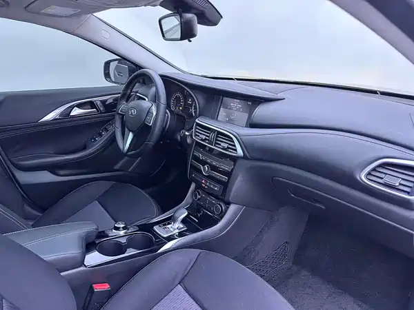 Infiniti QX30 2019