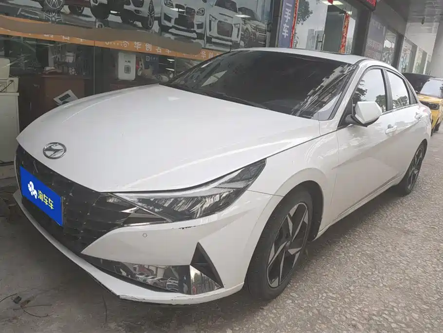 Hyundai Elantra 2022