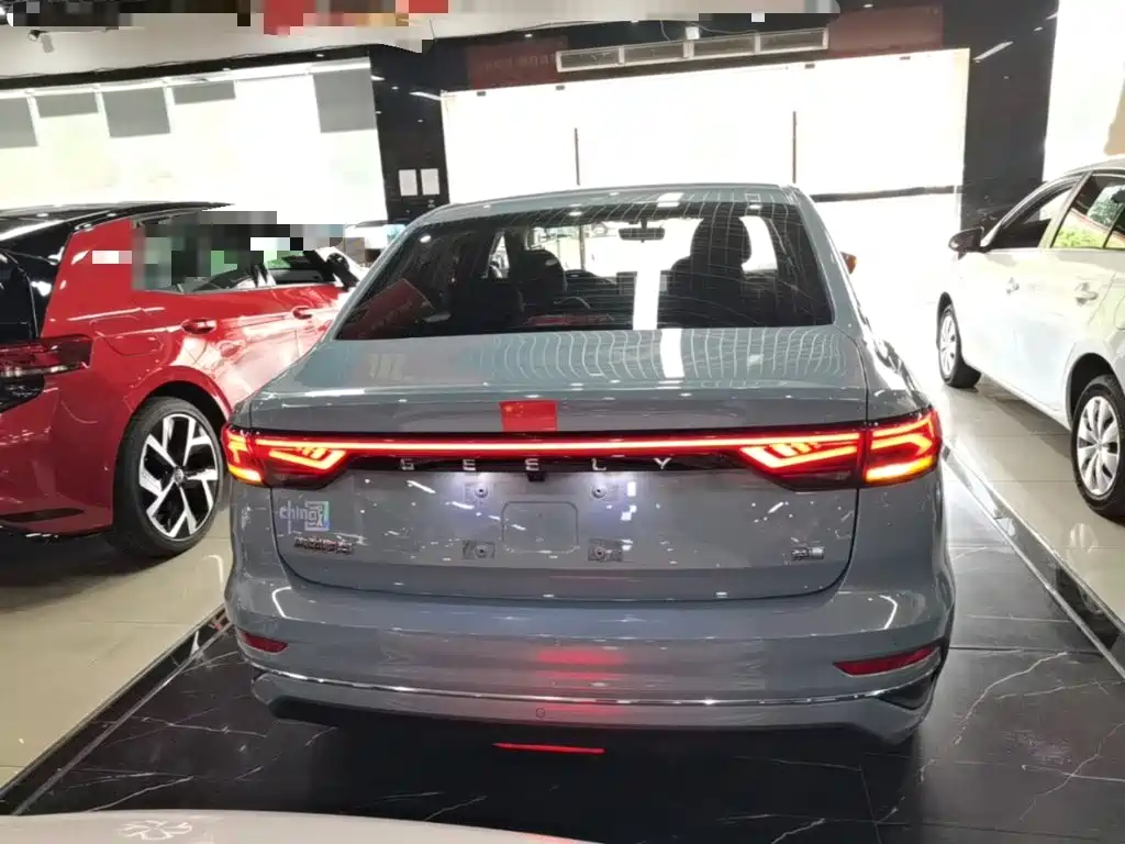 Geely Emgrand 2023