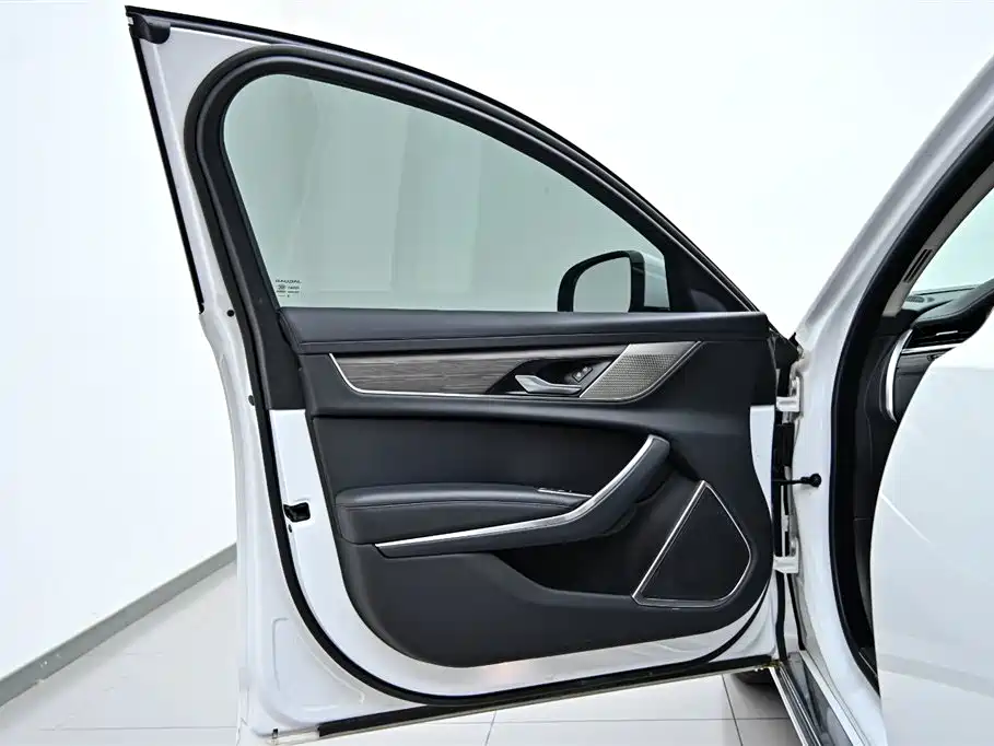Jaguar XFL 2024 — фото 19