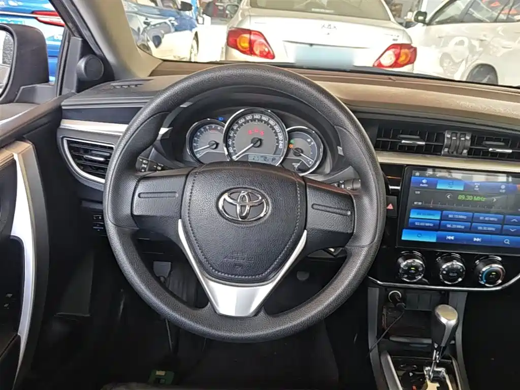 Toyota Corolla 2018 — фото 11