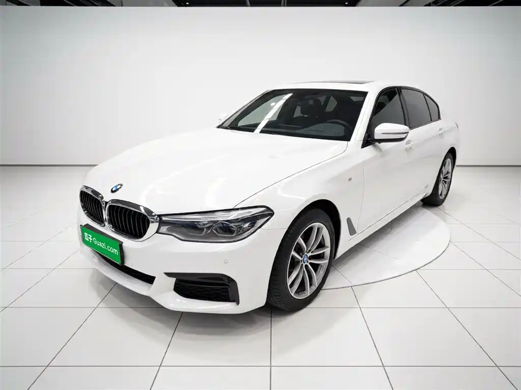 BMW 5 Series 2018 — фото 2