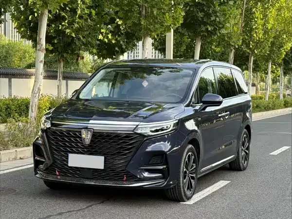 Roewe iMAX8 2023