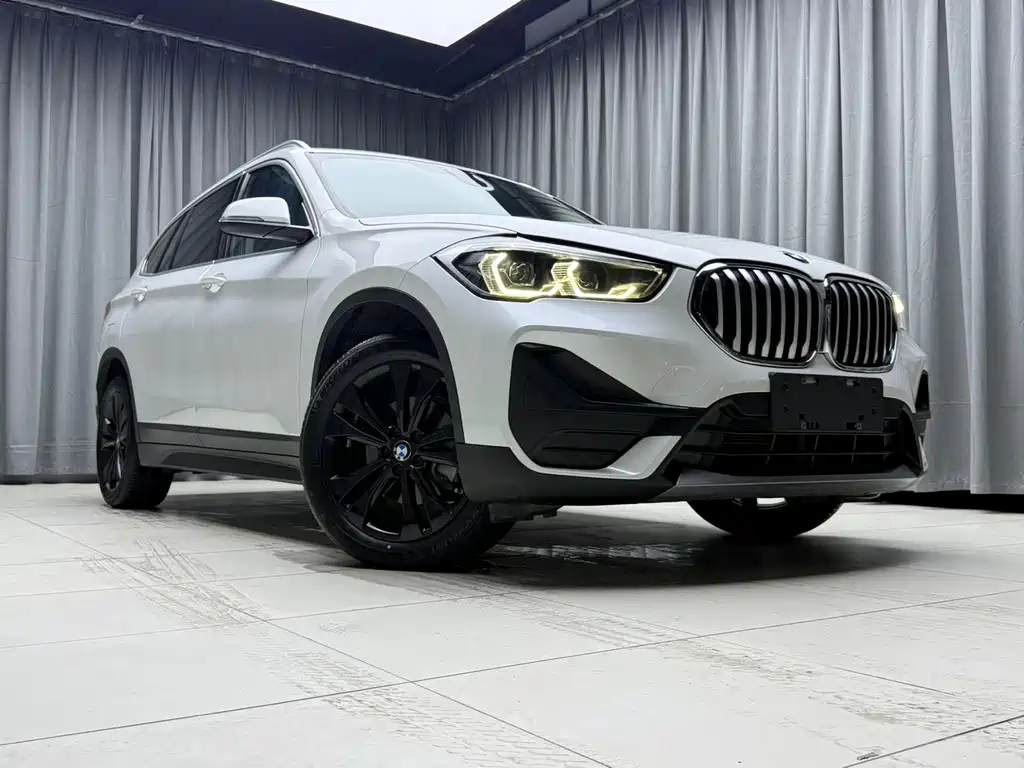 BMW X1 2022 — фото 2