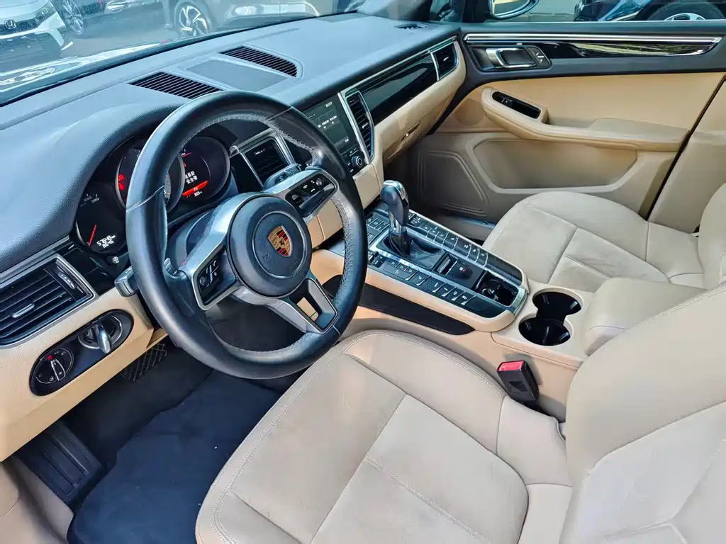 Porsche Macan 2017 — фото 10