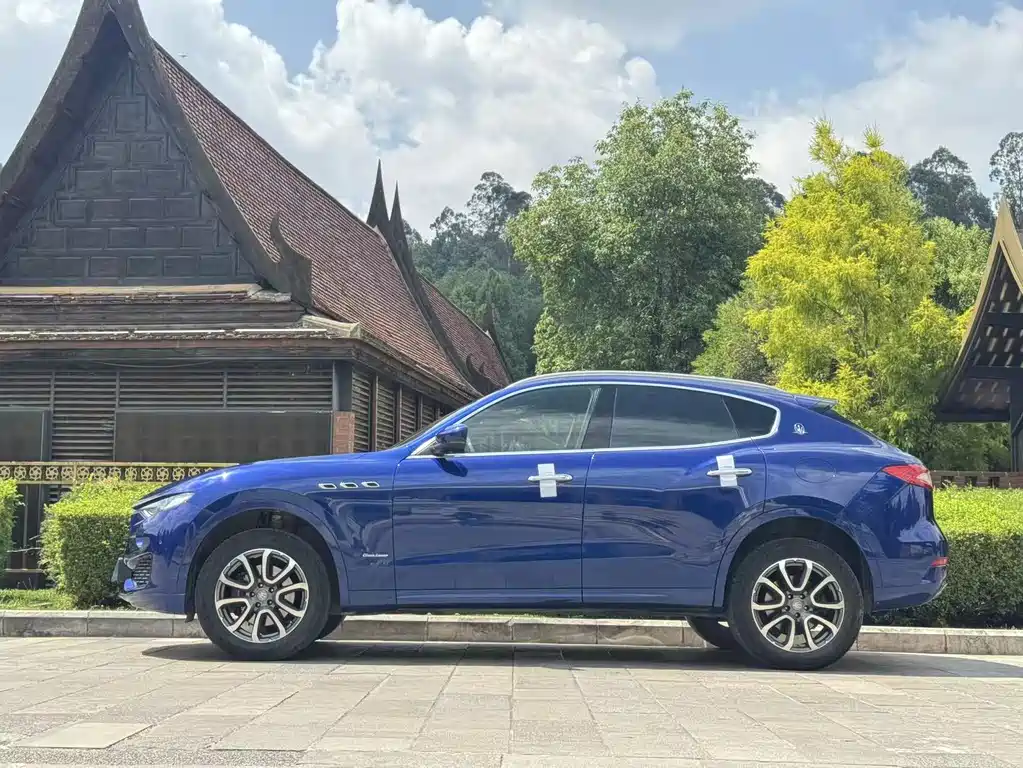 Maserati Levante 2018 — фото 27