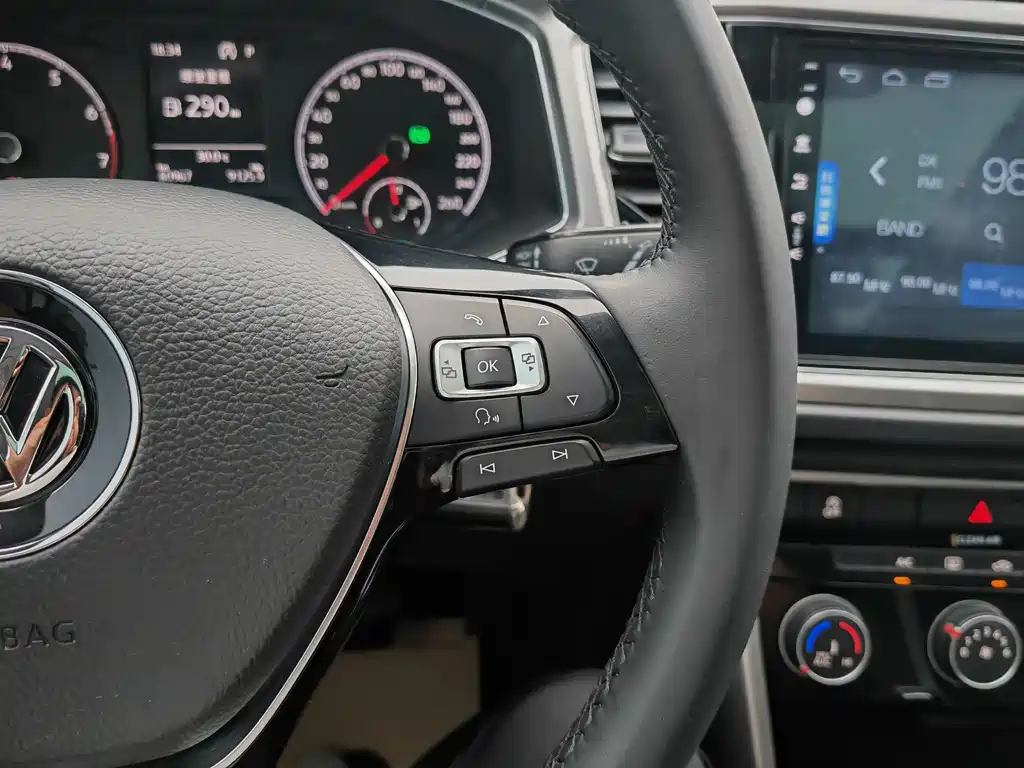 Volkswagen T-Roc 2018