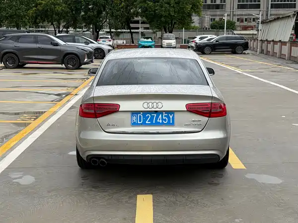 Audi A4L 2015