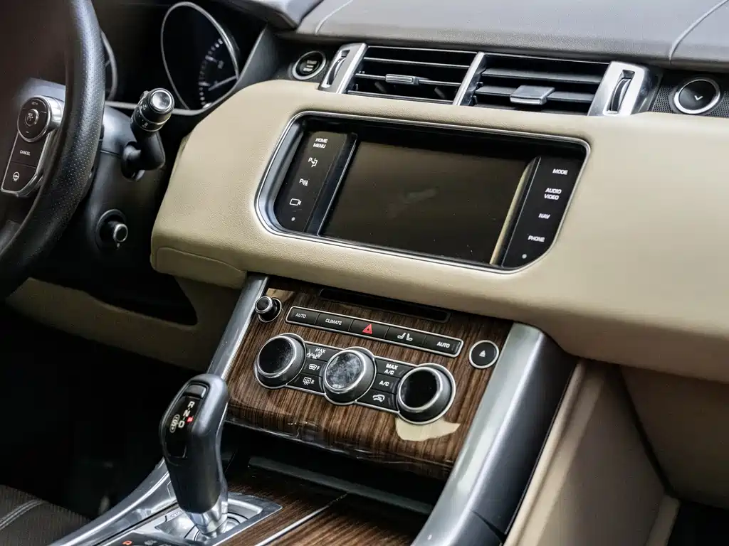 Land Rover Sport 2015 — фото 15