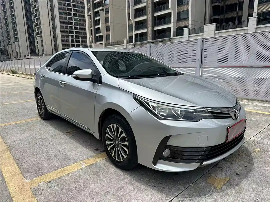 Toyota Corolla 2017 — фото 2