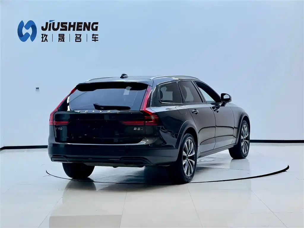 Volvo V90 2021