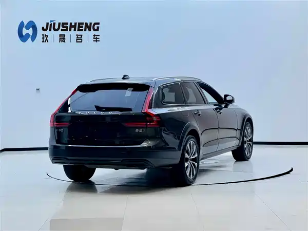 Volvo V90 2021