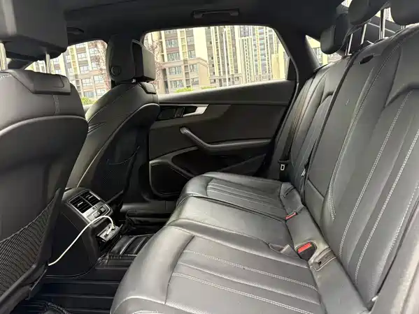 Audi A4L 2023