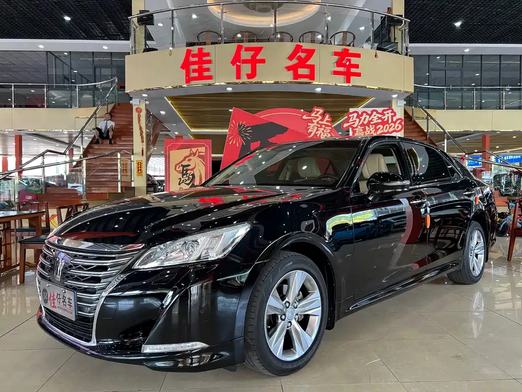 Toyota Crown 2016