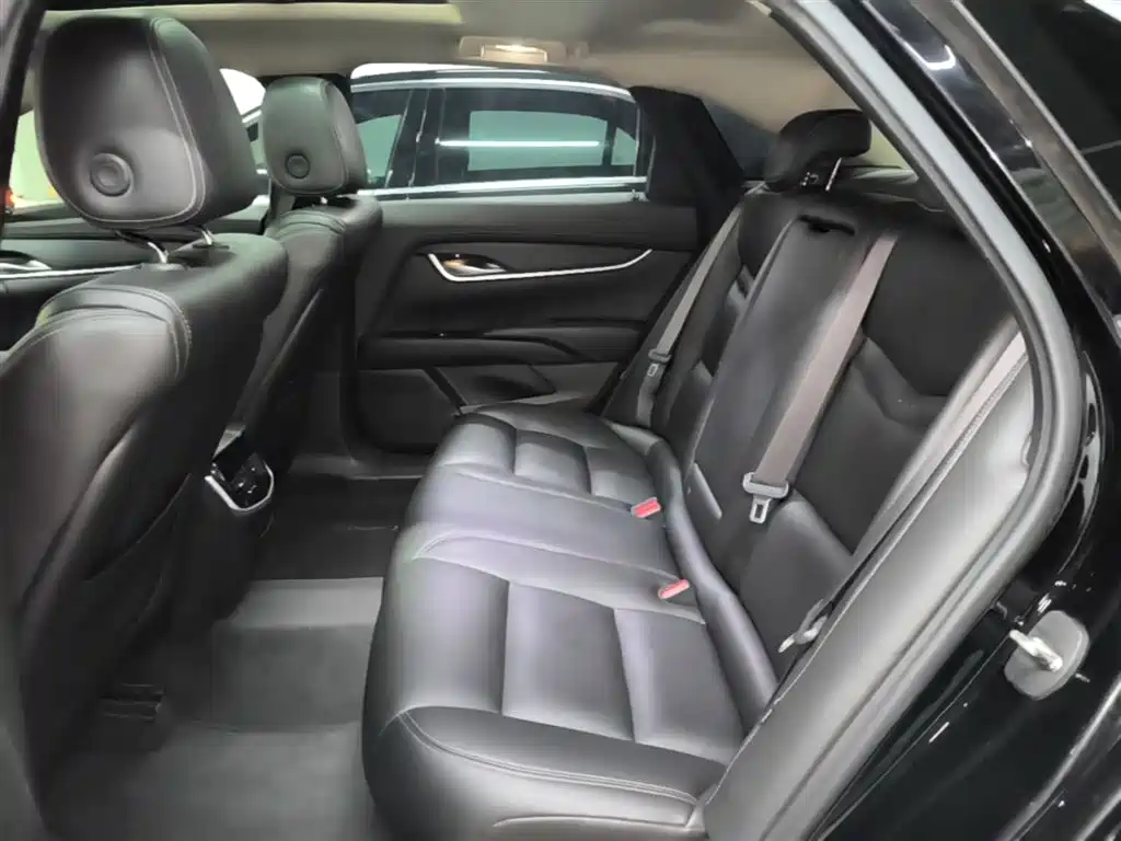 Cadillac XTS 2018 — фото 17