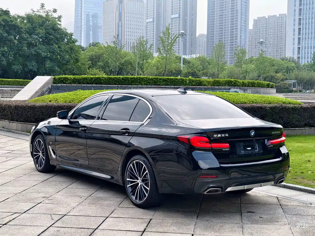 BMW 5 Series 2022 — фото 13