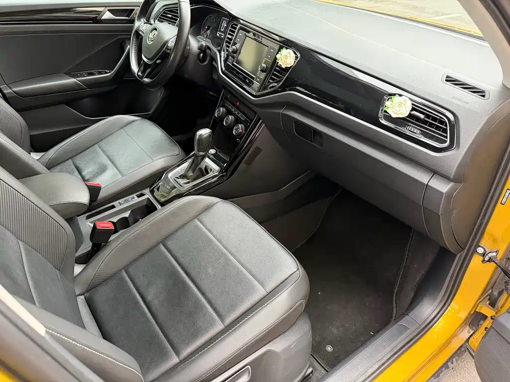 Volkswagen T-Roc 2018 — фото 9