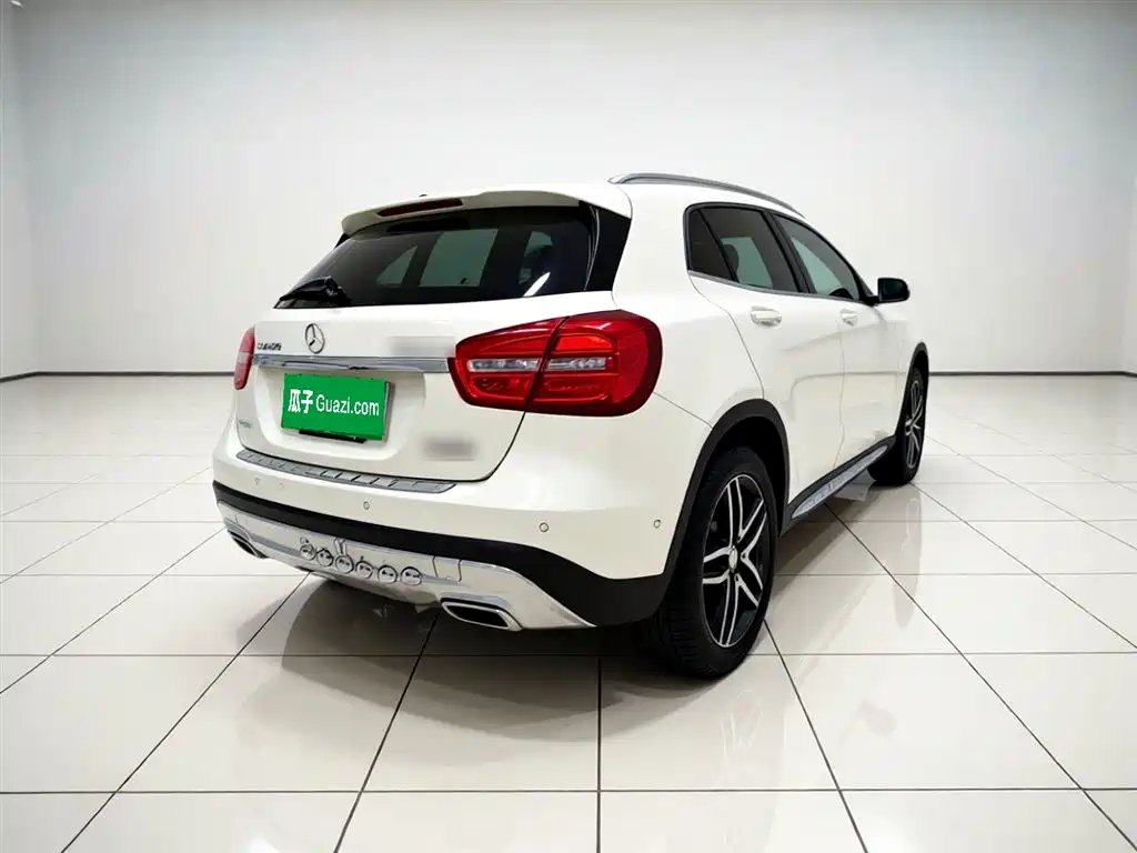 Mercedes-Benz GLA 2015