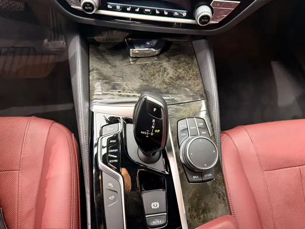 BMW 5 Series 2020 — фото 14