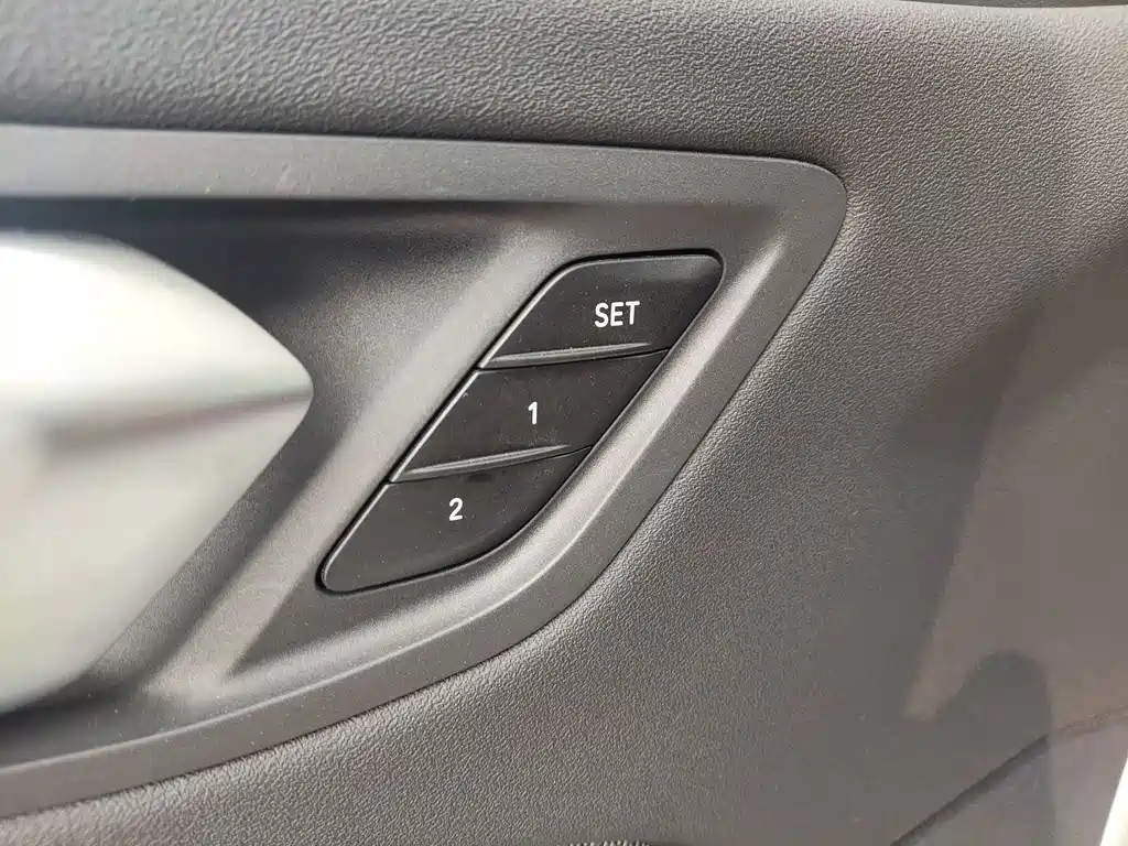 BMW 2 Series 2025 — фото 17