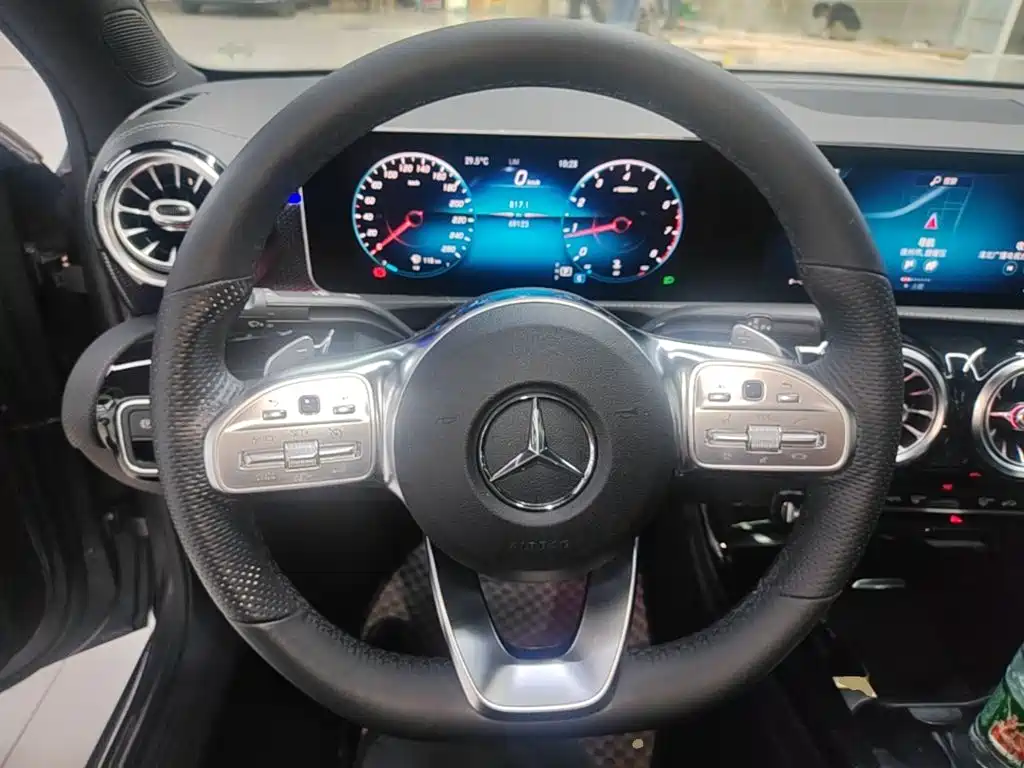 Mercedes-Benz A-Class 2020 — фото 11