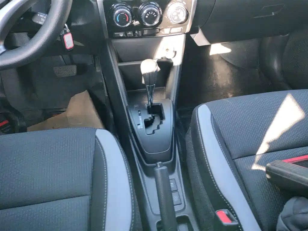 Toyota Yaris L 2022 — фото 14