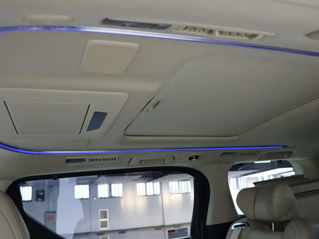 Toyota Alphard 2018 — фото 26