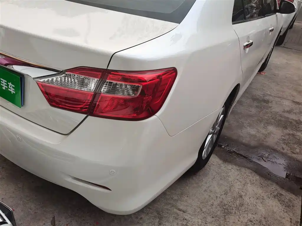 Toyota Camry 2015 — фото 24