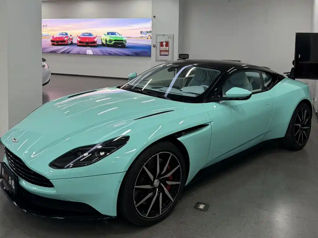 Aston Martin DB11 2019 — фото 2