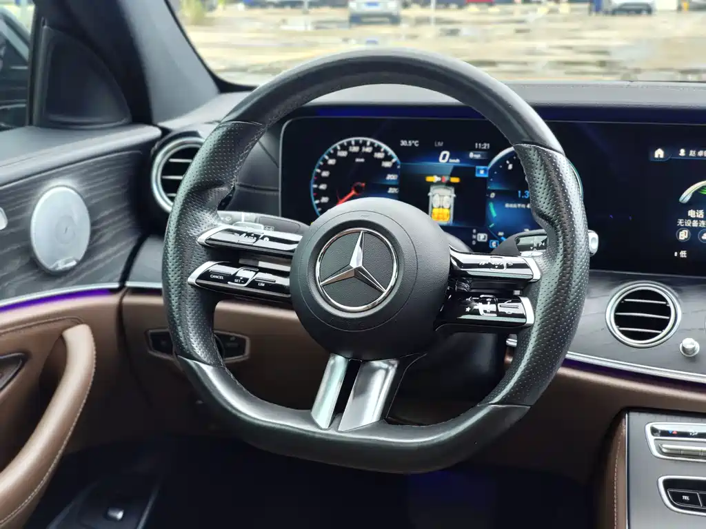 Mercedes-Benz E-Class 2021 — фото 19