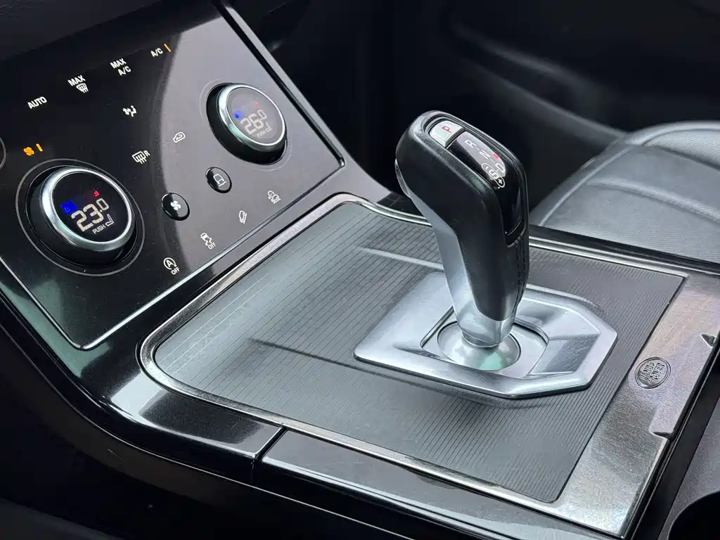 Land Rover Evoque 2021 — фото 20