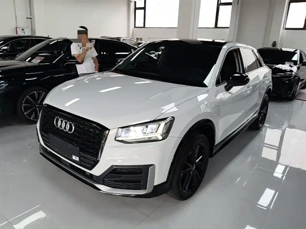 Audi Q2L 2021