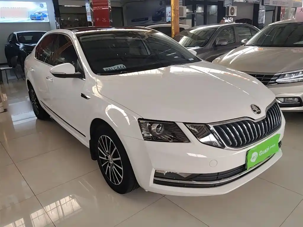 Skoda Octavia 2020 — фото 4