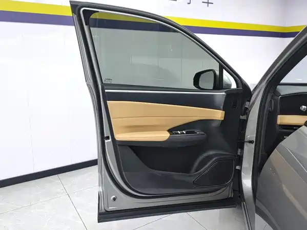 Geely Galaxy L7 2024