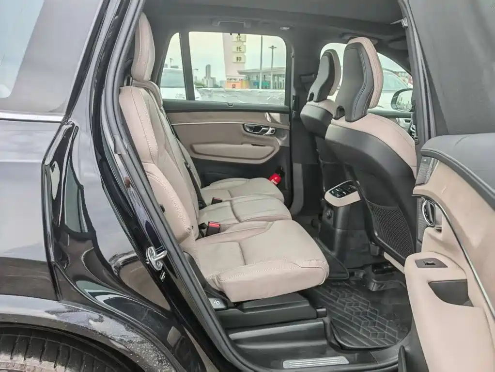Volvo XC90 Plug-In Hybrid 2025 — фото 24