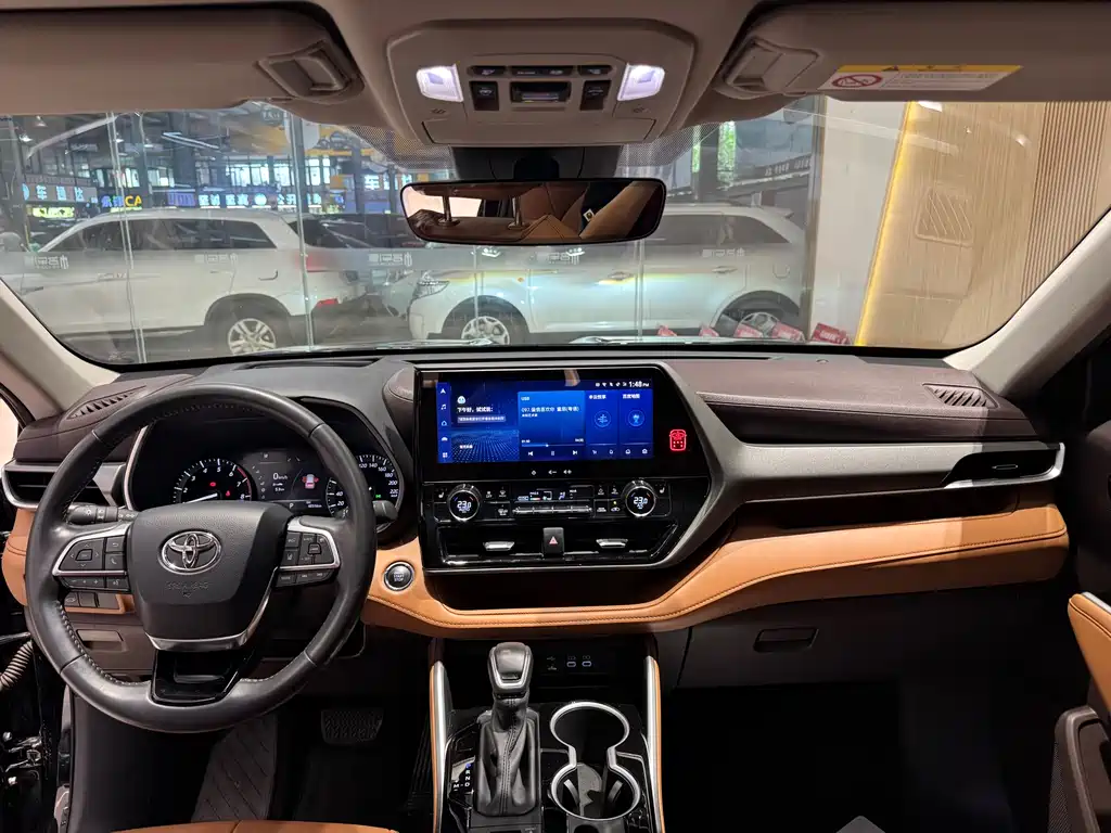 Toyota Highlander 2024 — фото 12