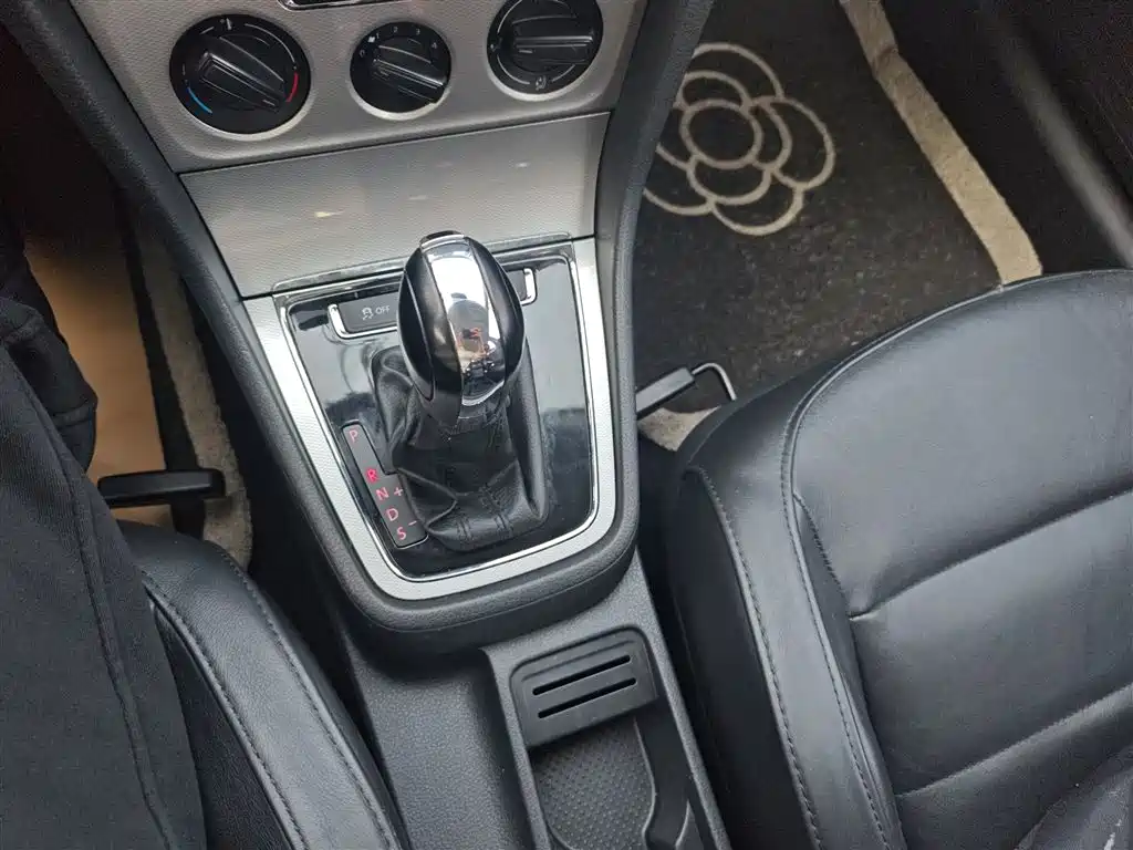 Volkswagen Gran Lavida 2015 — фото 14