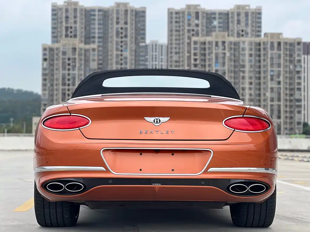 Bentley Continental 2022 — фото 12