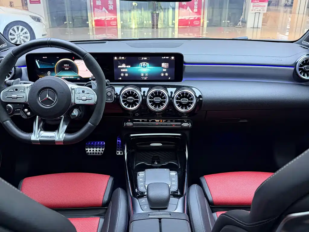 Mercedes-Benz A-Class AMG 2021 — фото 13