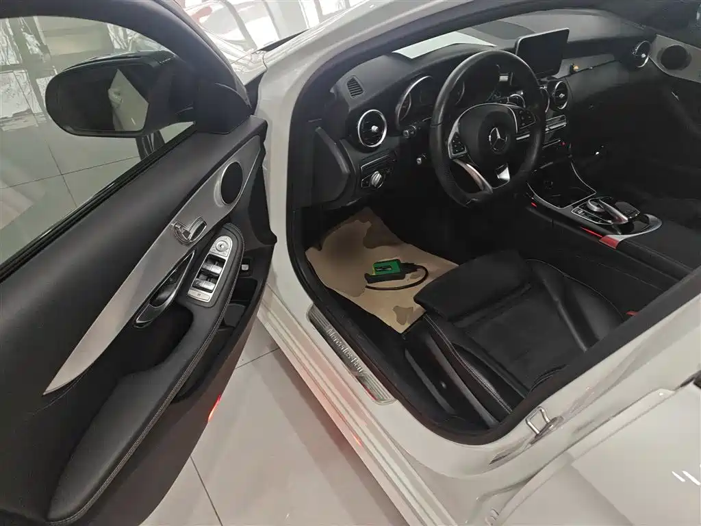 Mercedes-Benz C-Class 2018 — фото 16