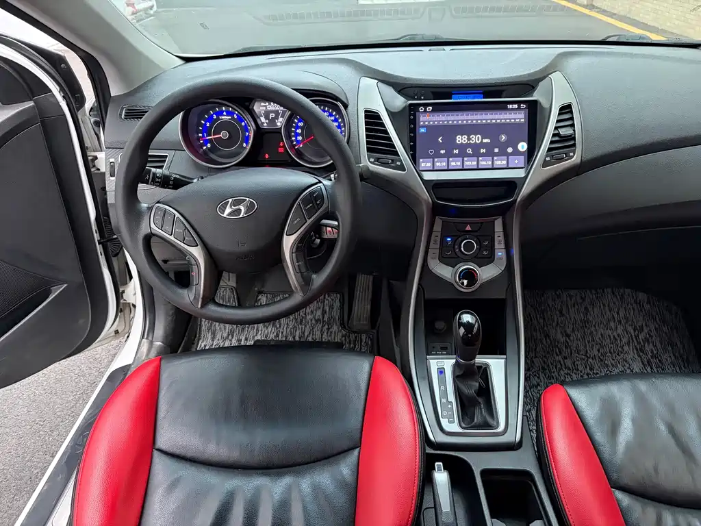 Hyundai Elantra Langdong 2015 — фото 7