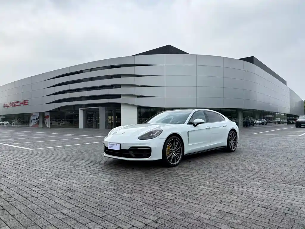 Porsche Panamera 2023