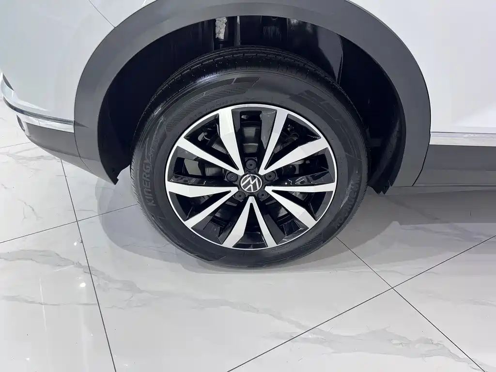 Volkswagen T-Roc 2023 — фото 19
