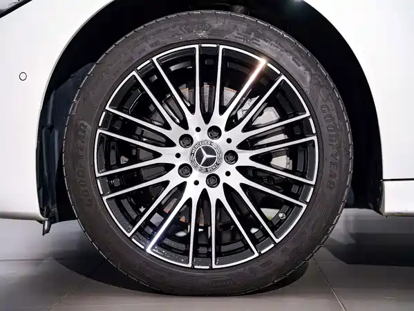 Mercedes-Benz C-Class 2025
